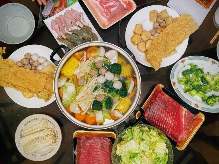 Master the Art of Hotpot: The Essential Guide on How to Eat Hotpot (2024)